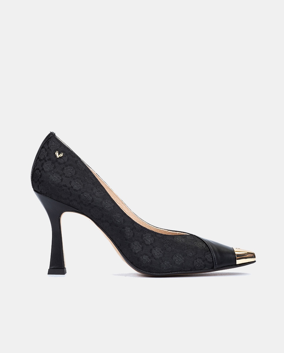 цена Женские кожаные туфли с металлическим носком и каблуком-воронкой Martinelli, черный
