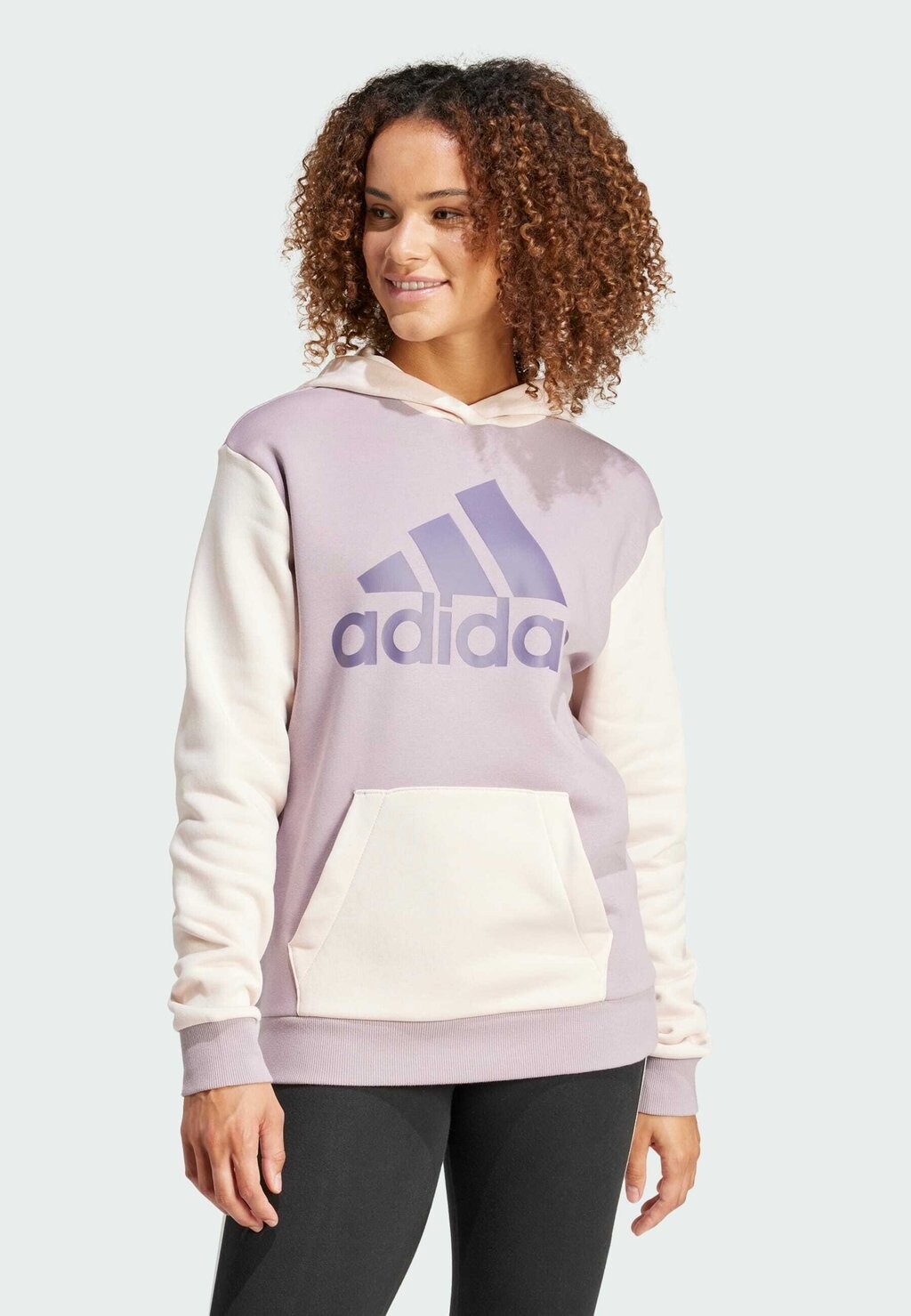

Худи adidas Sportswear, цвет preloved fig quartz shadow violet