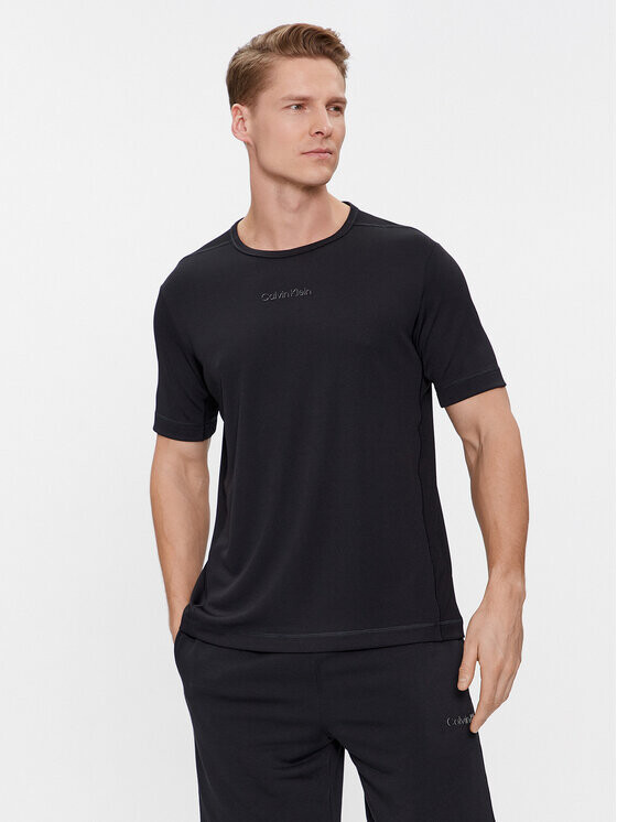 

Футболка стандартного кроя Calvin Klein, черный