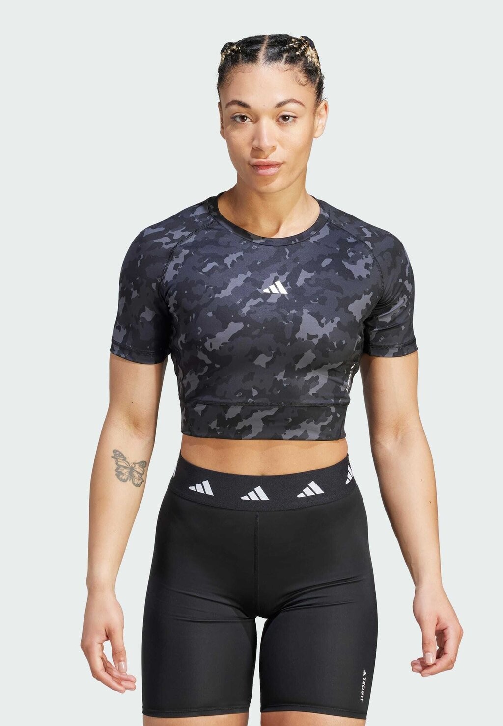 

Спортивная футболка Adidas