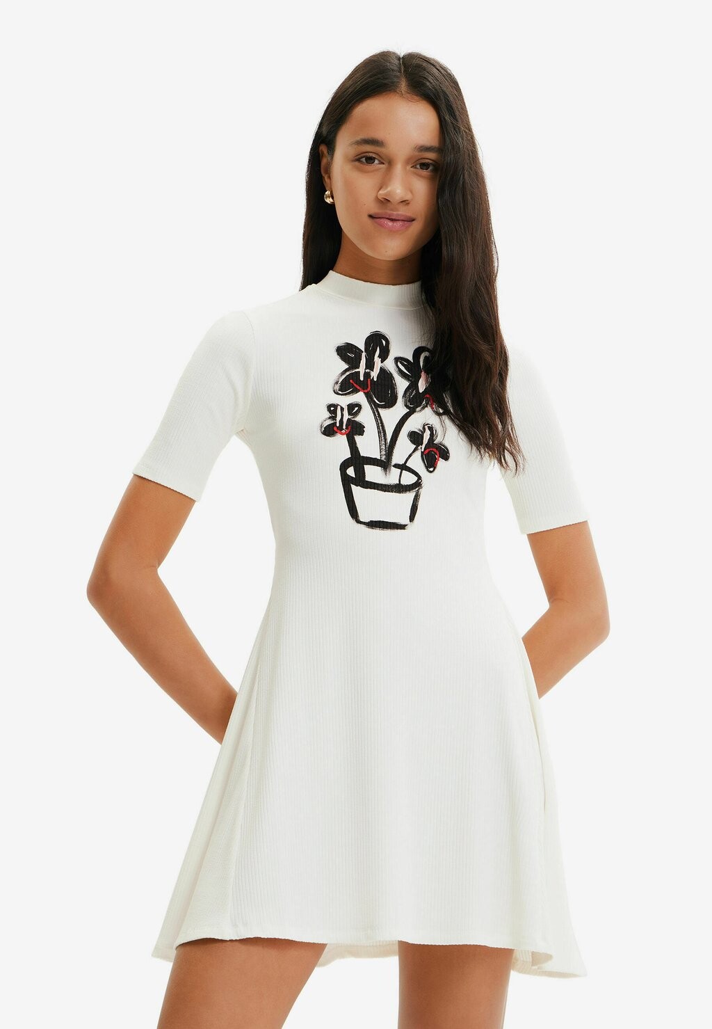 

Вязаное платье Desigual, белый