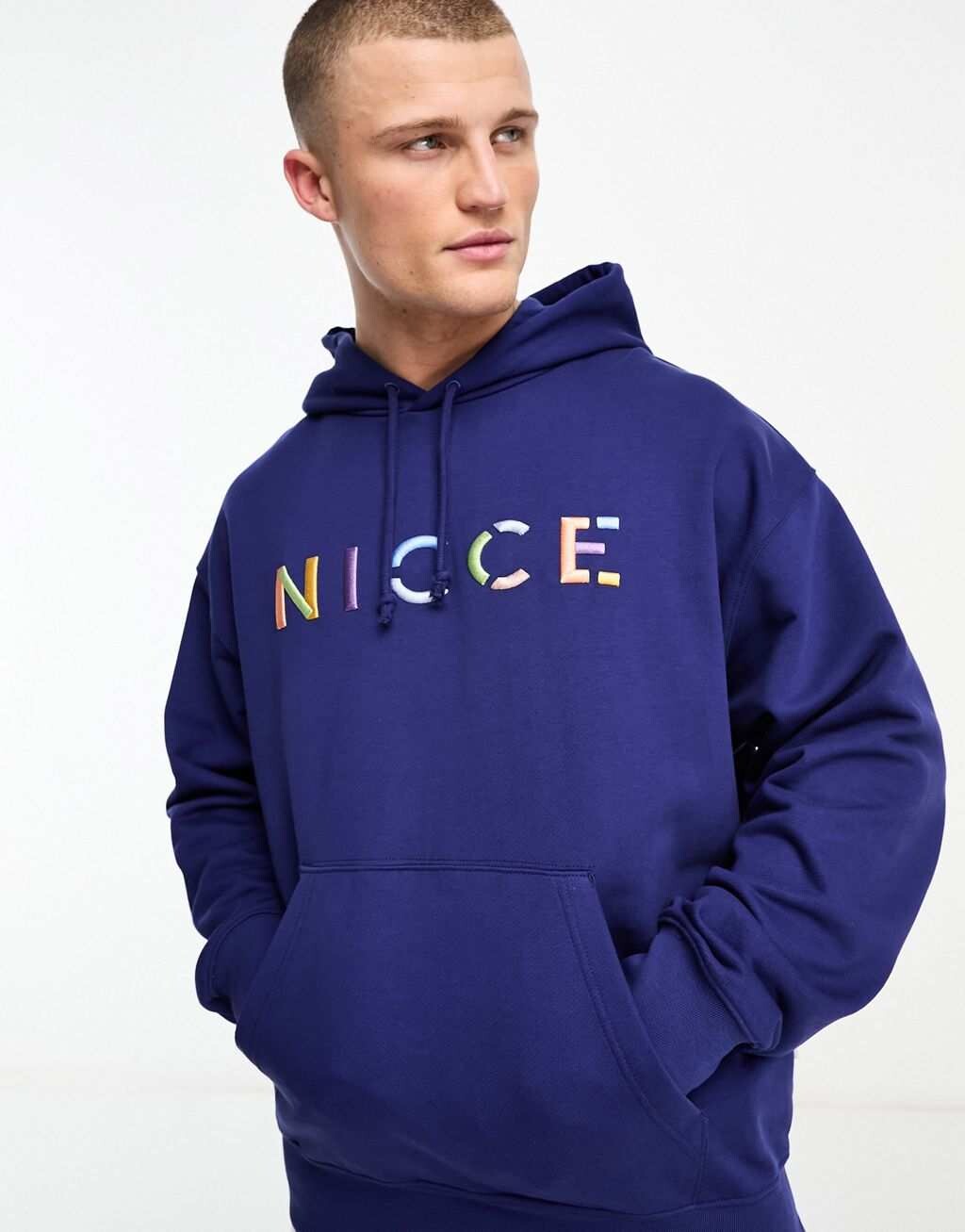 

Темно-синий худи с капюшоном и логотипом Nicce