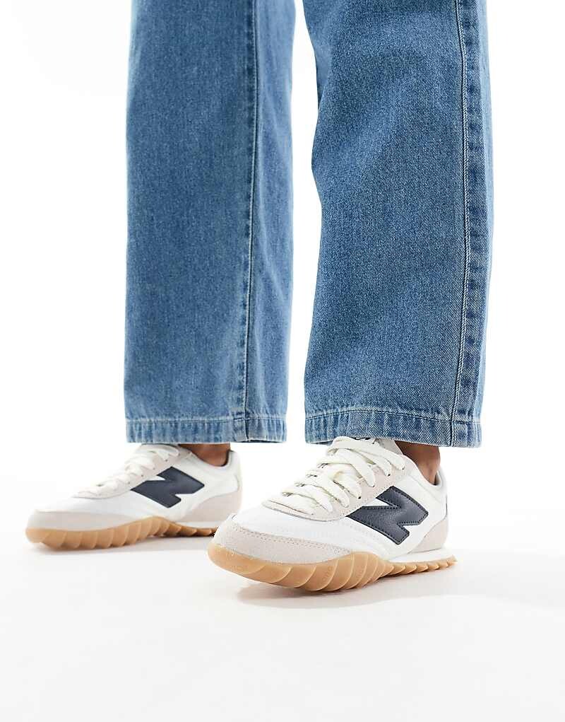 

New Balance – RC30 – Бело-темно-синие спортивные туфли на резиновой подошве