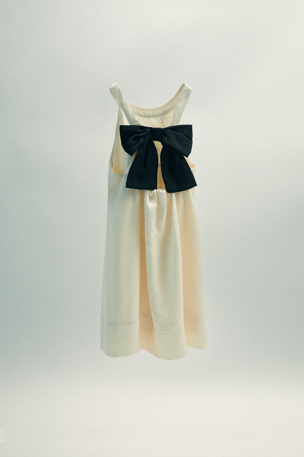 

Платье с бабочкой Zara, экрю