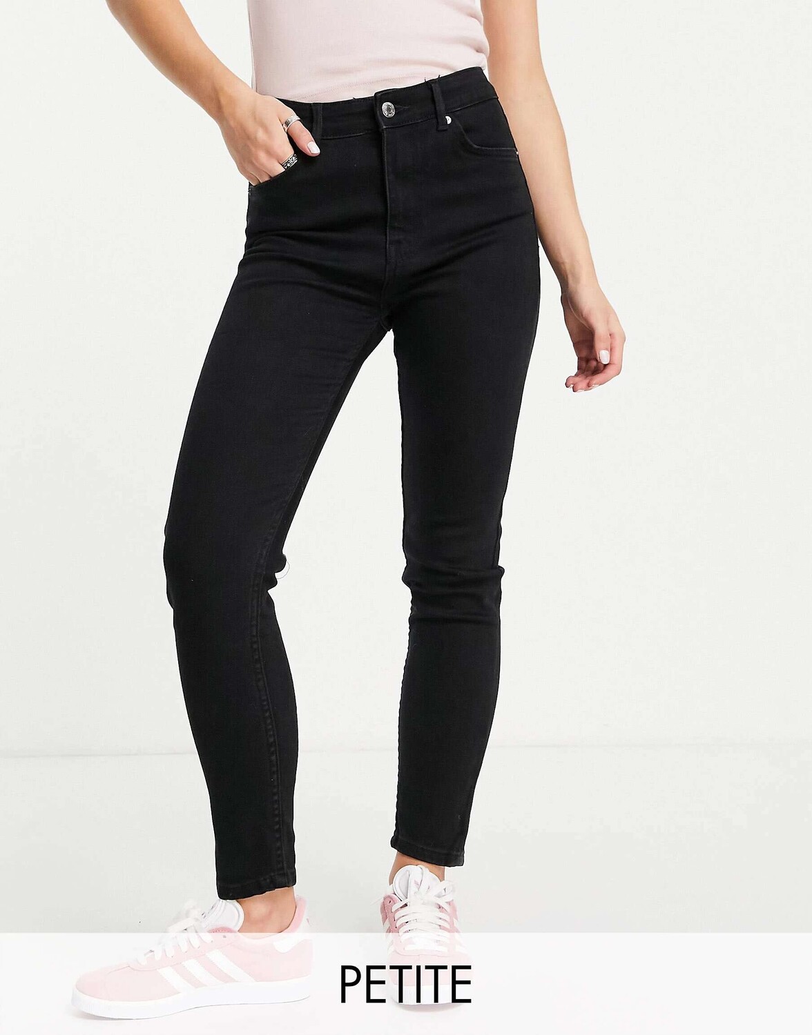 

Черные джинсы скинни с завышенной талией Bershka Petite