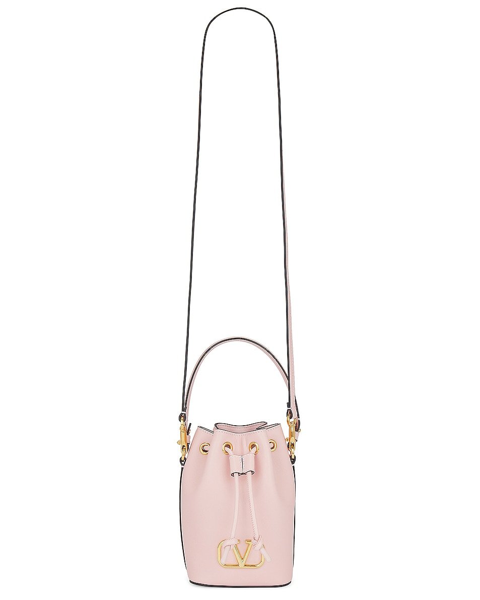 

Сумка Valentino Garavani V Logo Signature Mini Bucket, цвет Rose Quartz