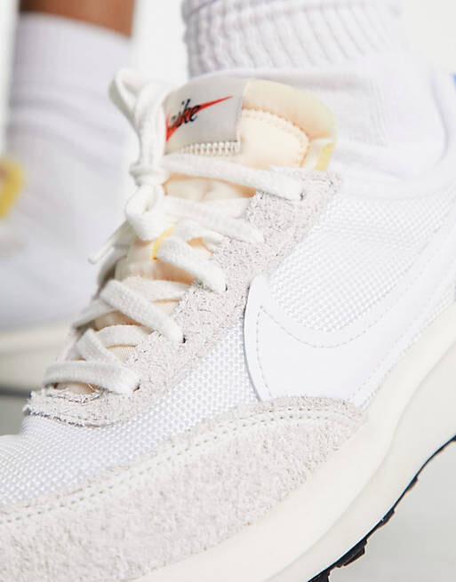 

Винтажные белые кроссовки Nike Waffle Debut с королевским принтом