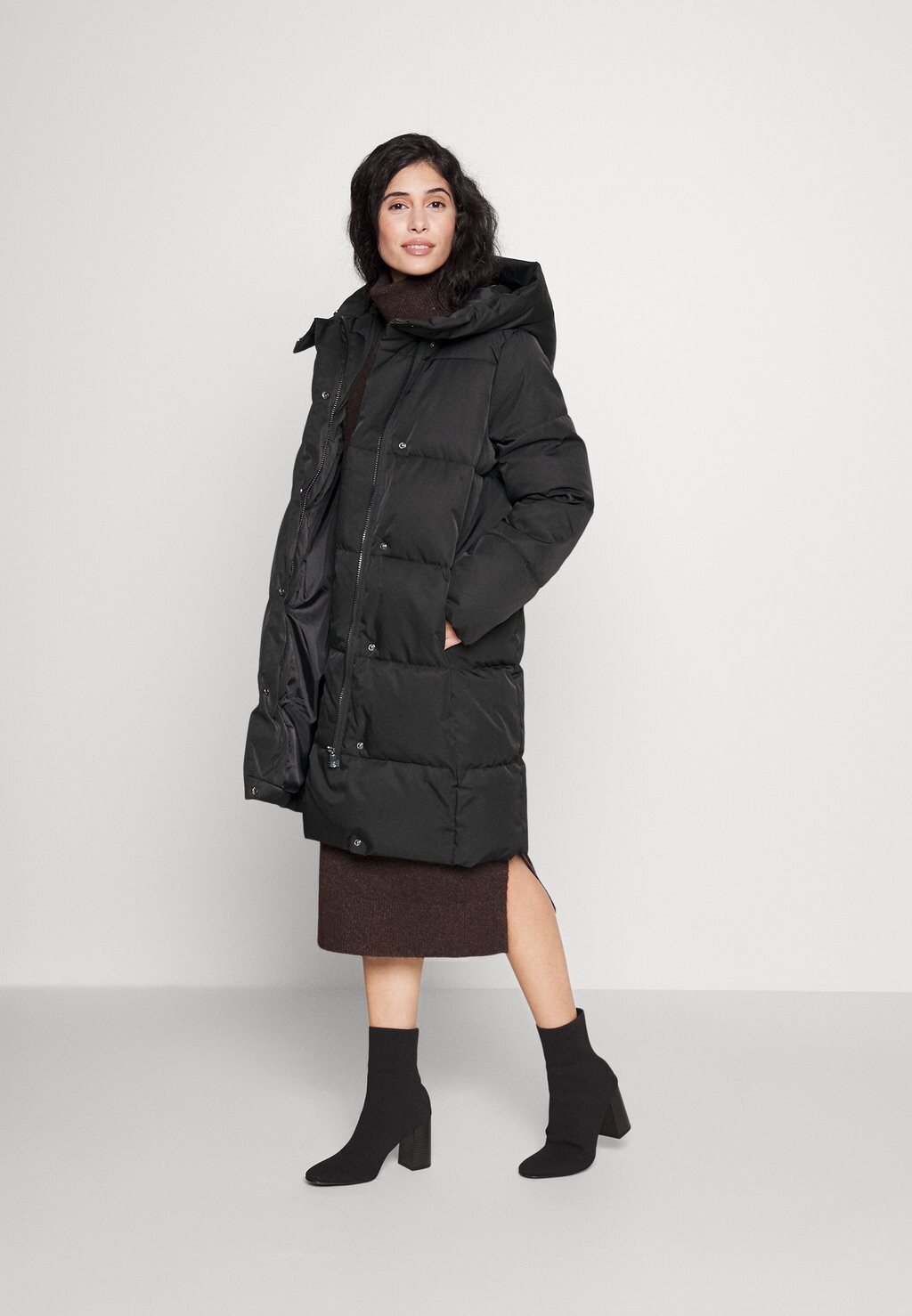 

Зимнее пальто Vero Moda, черный