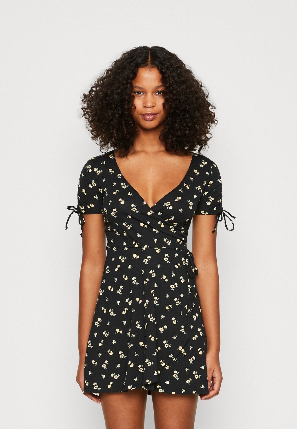 

Трикотажное платье Hollister Co., черный