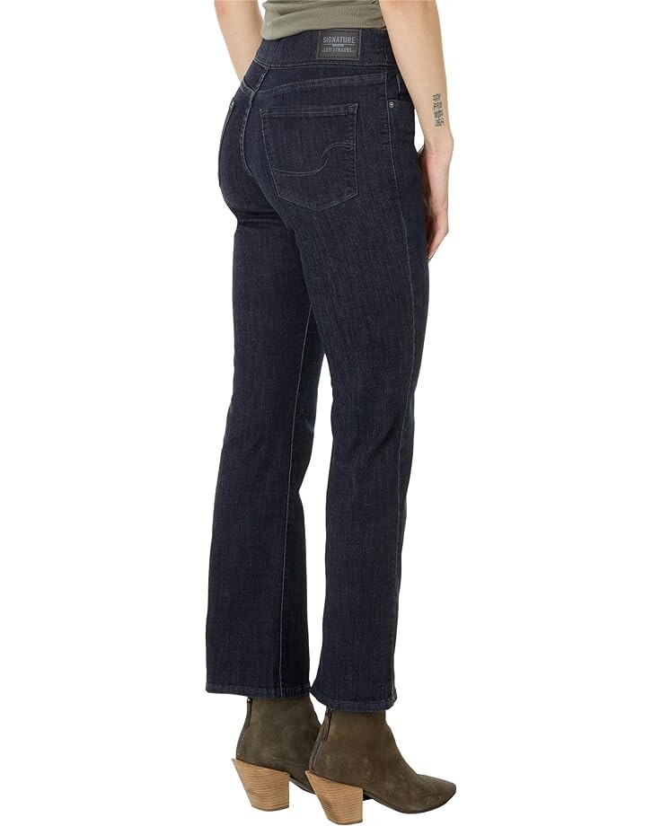 

Джинсы Signature by Levi Strauss & Co. Gold Label Totally Shaping Pull-On Bootcut Jeans, цвет Shadow Nebula