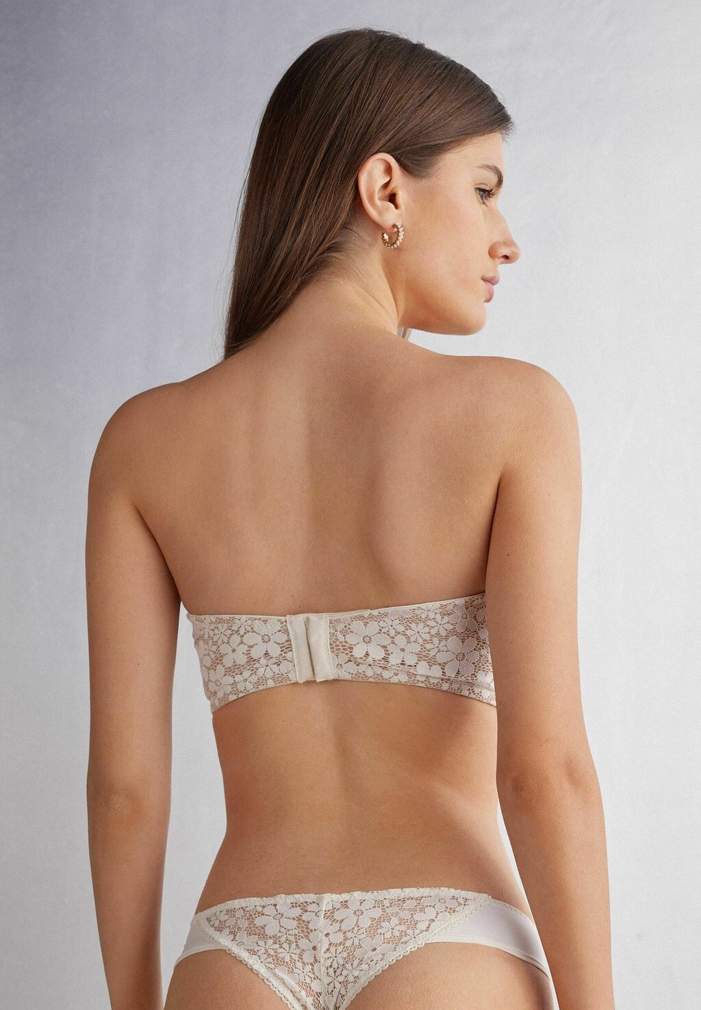

Бюстгальтер без бретелек/с несколькими вырезами ROMANCE YOURSELF Intimissimi, цвет Weiß Vanilla Soft Beige