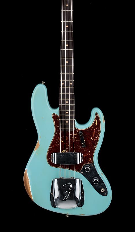 

Басс гитара Fender Custom Shop '62 Jazz Bass Relic - Aged Daphne Blue #72362