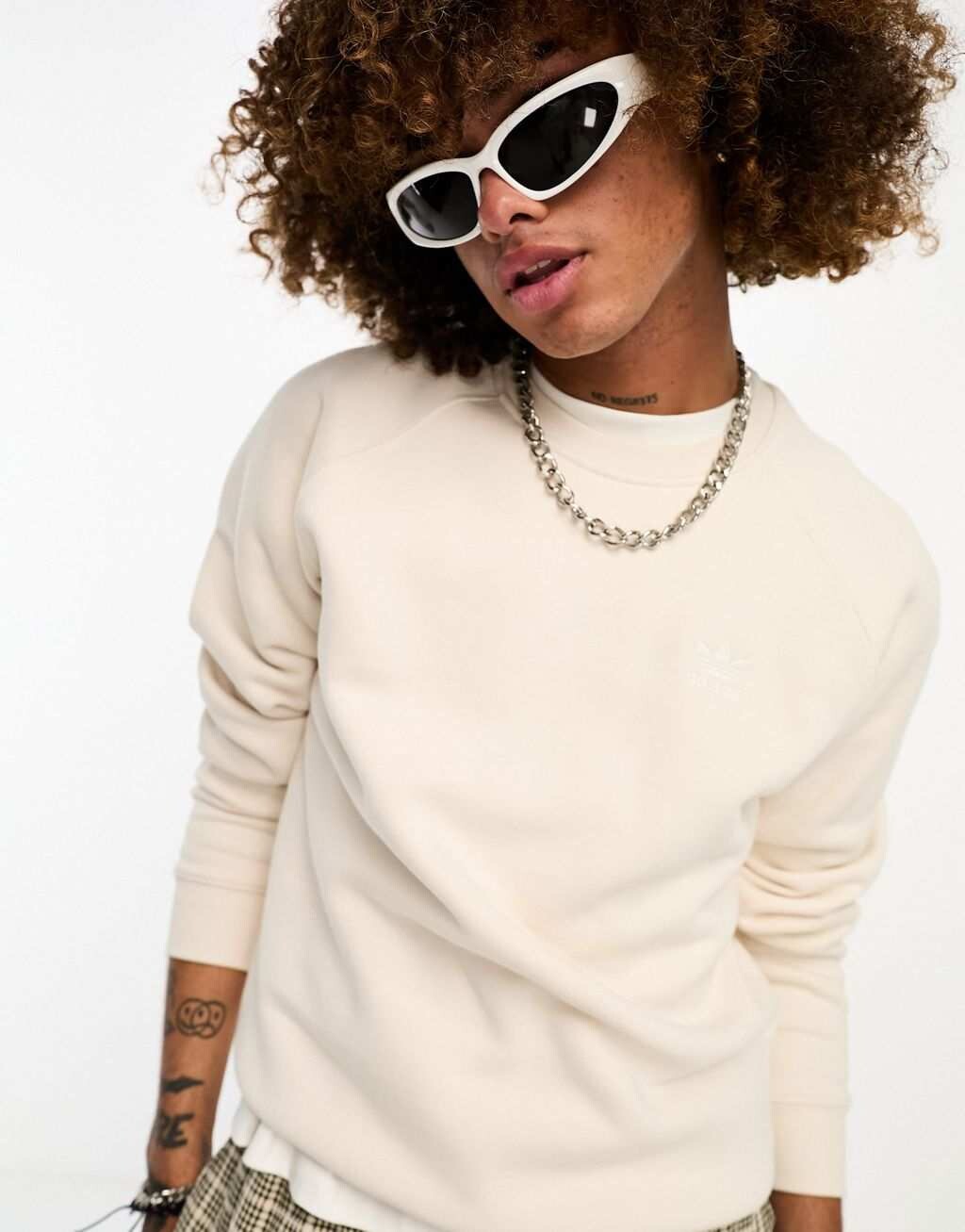 

Белый свитшот adidas Originals Trefoil Essentials