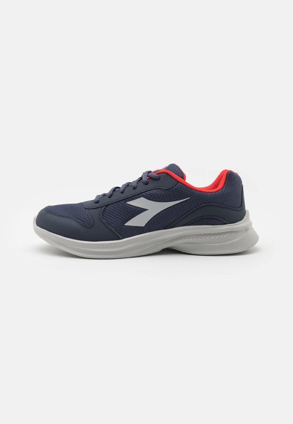 

Кроссовки Diadora