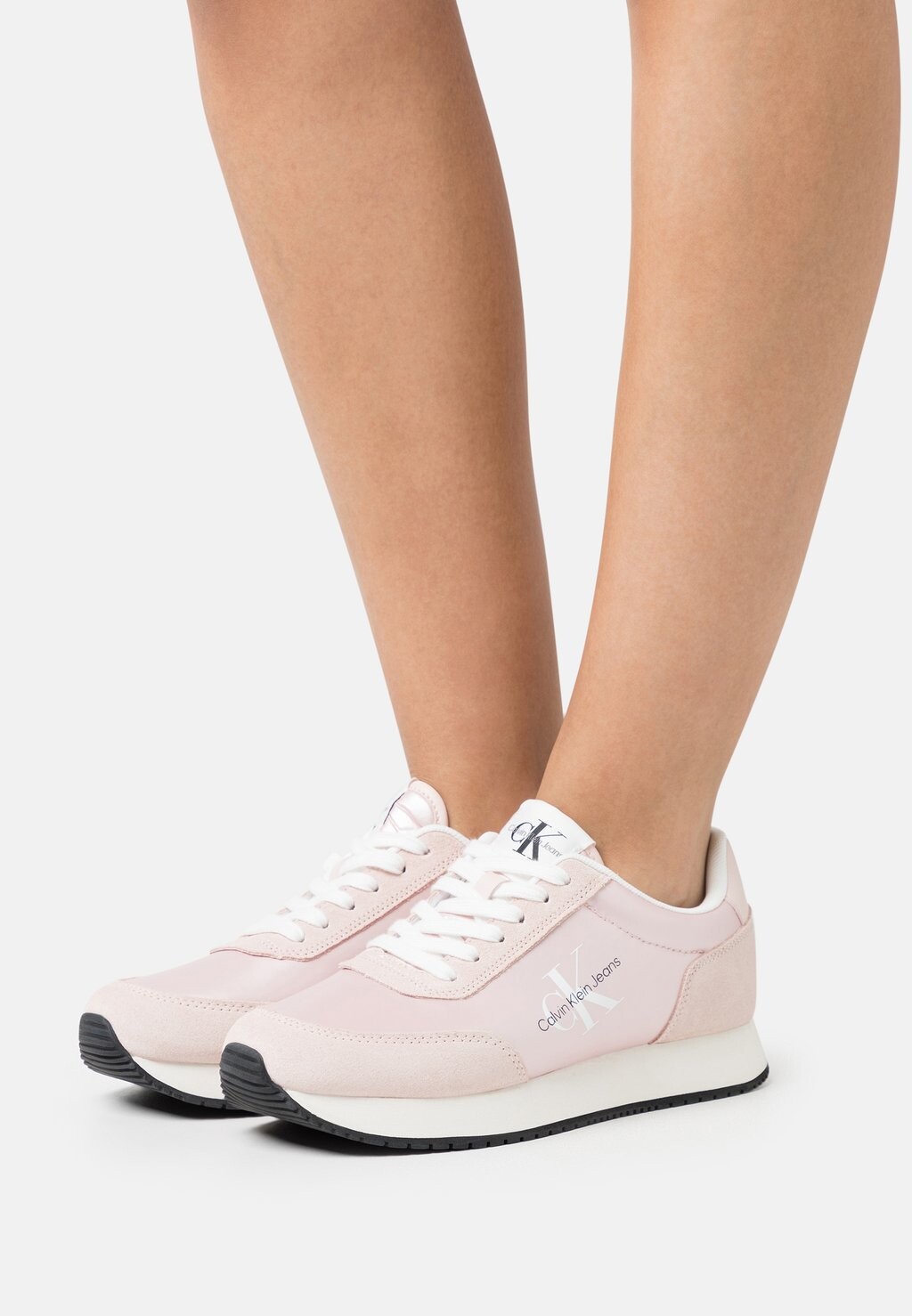 

Кроссовки Calvin Klein Jeans Retro Runner Low Ny Pearl, персиковый