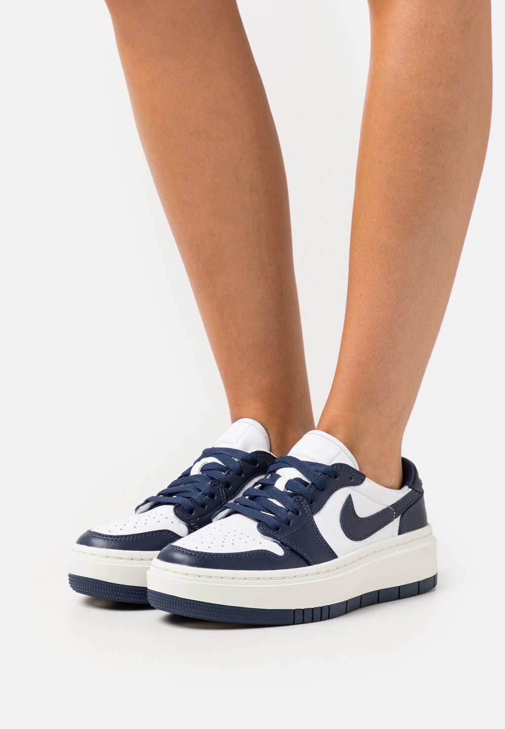 

Кроссовки Jordan Air Jordan 1 Elevate, белый/темно–синий, Синий;белый, Кроссовки Jordan Air Jordan 1 Elevate, белый/темно–синий