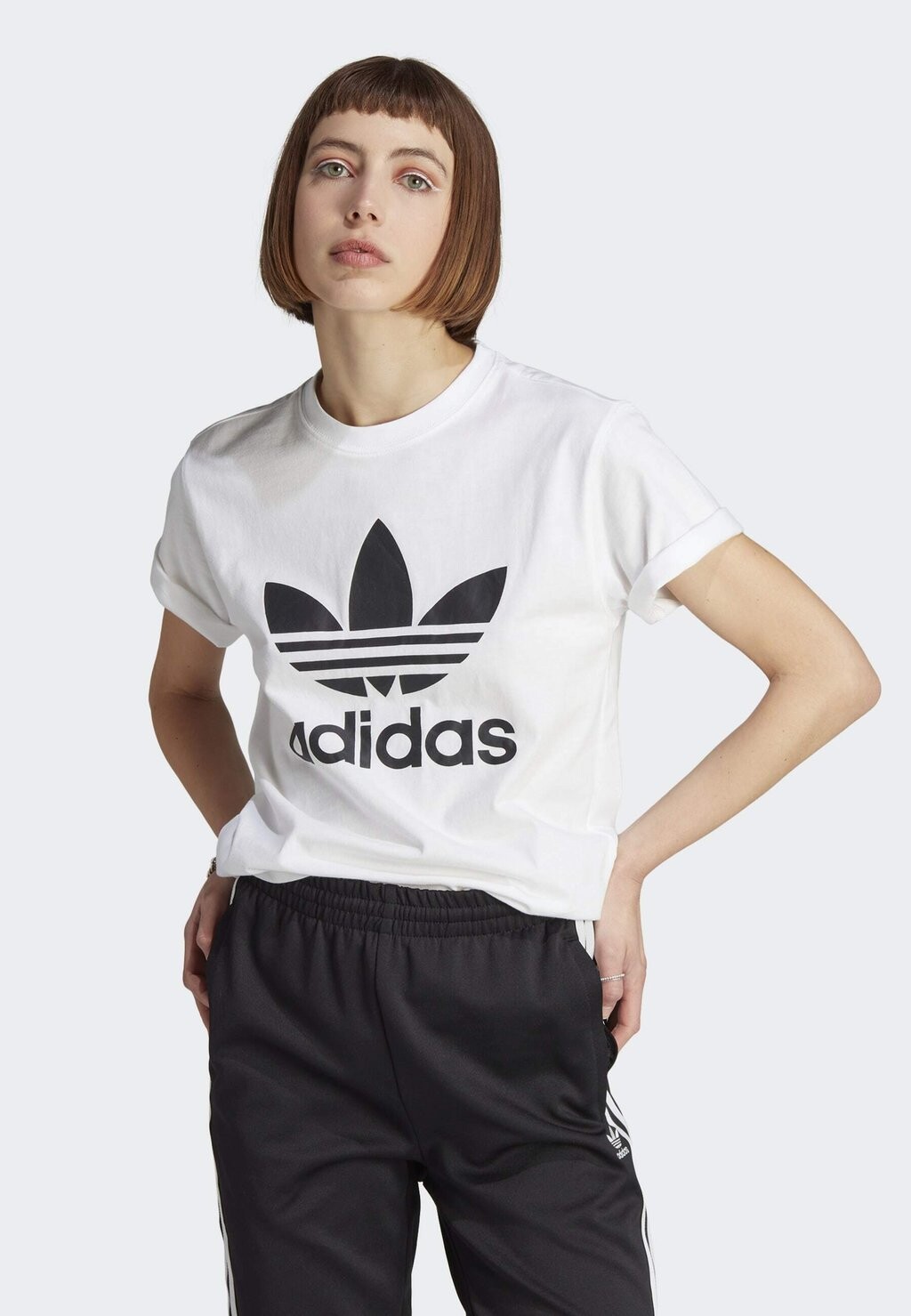 

Футболка с принтом adidas Originals, белый