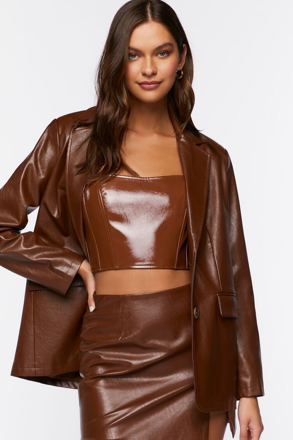

Топ-труба из искусственной лакированной кожи Forever 21, коричневый