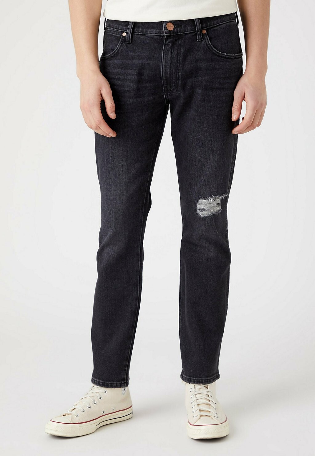 

Джинсы облегающего кроя Wrangler
