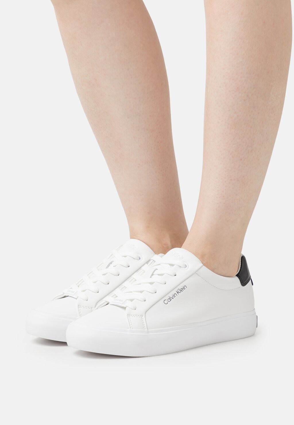 

Низкие кроссовки LACE UP Calvin Klein, белый/черный