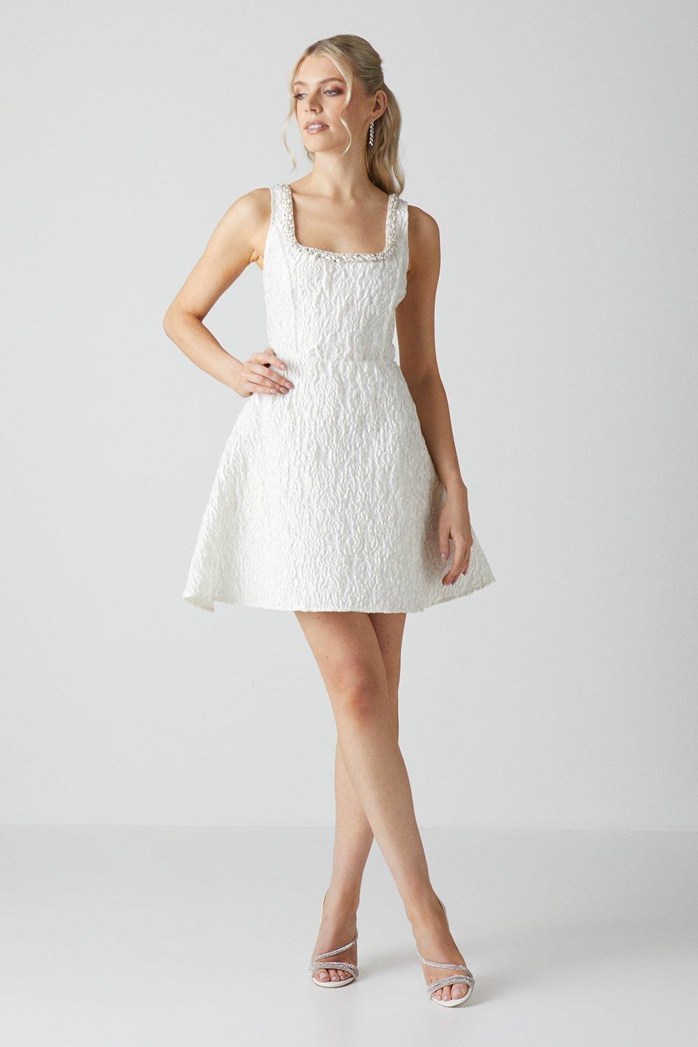 Жаккардовое мини-платье с пышной юбкой и отделкой драгоценностями Coast, белый