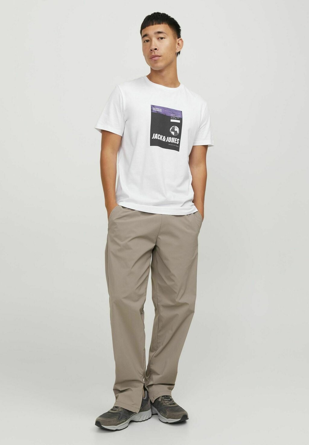 

Футболка с принтом KLASSISCHES Jack & Jones, кремовый