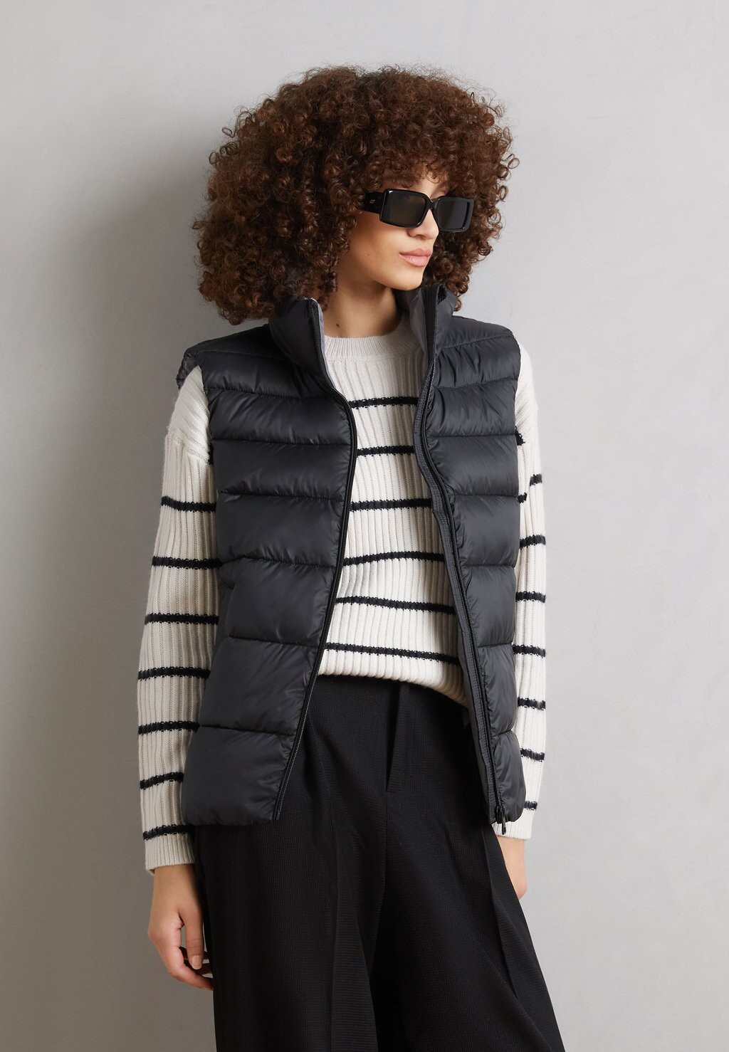 

Жилет ULTRALTLONG Esprit, цвет black