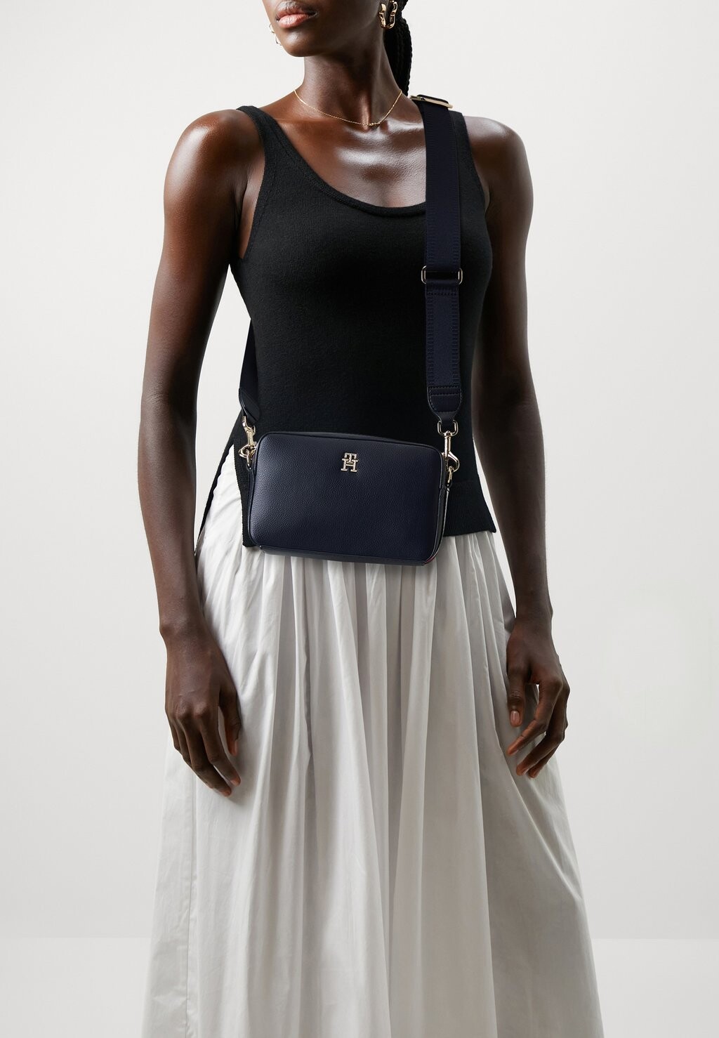 

Сумка через плечо Essential Camera Bag Tommy Hilfiger, цвет space blue