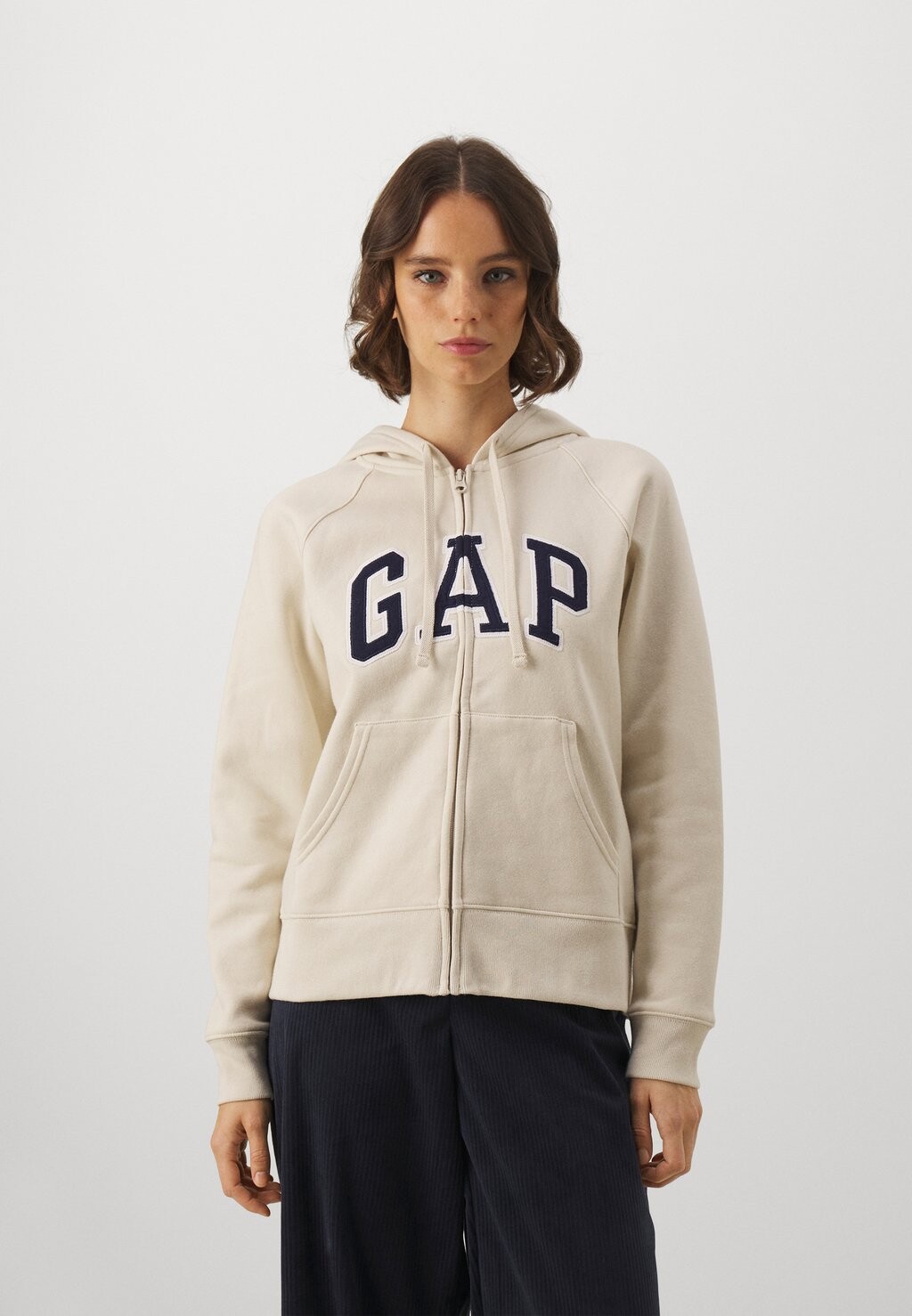 

Толстовка на молнии HERITAGE GAP, брюки чинос