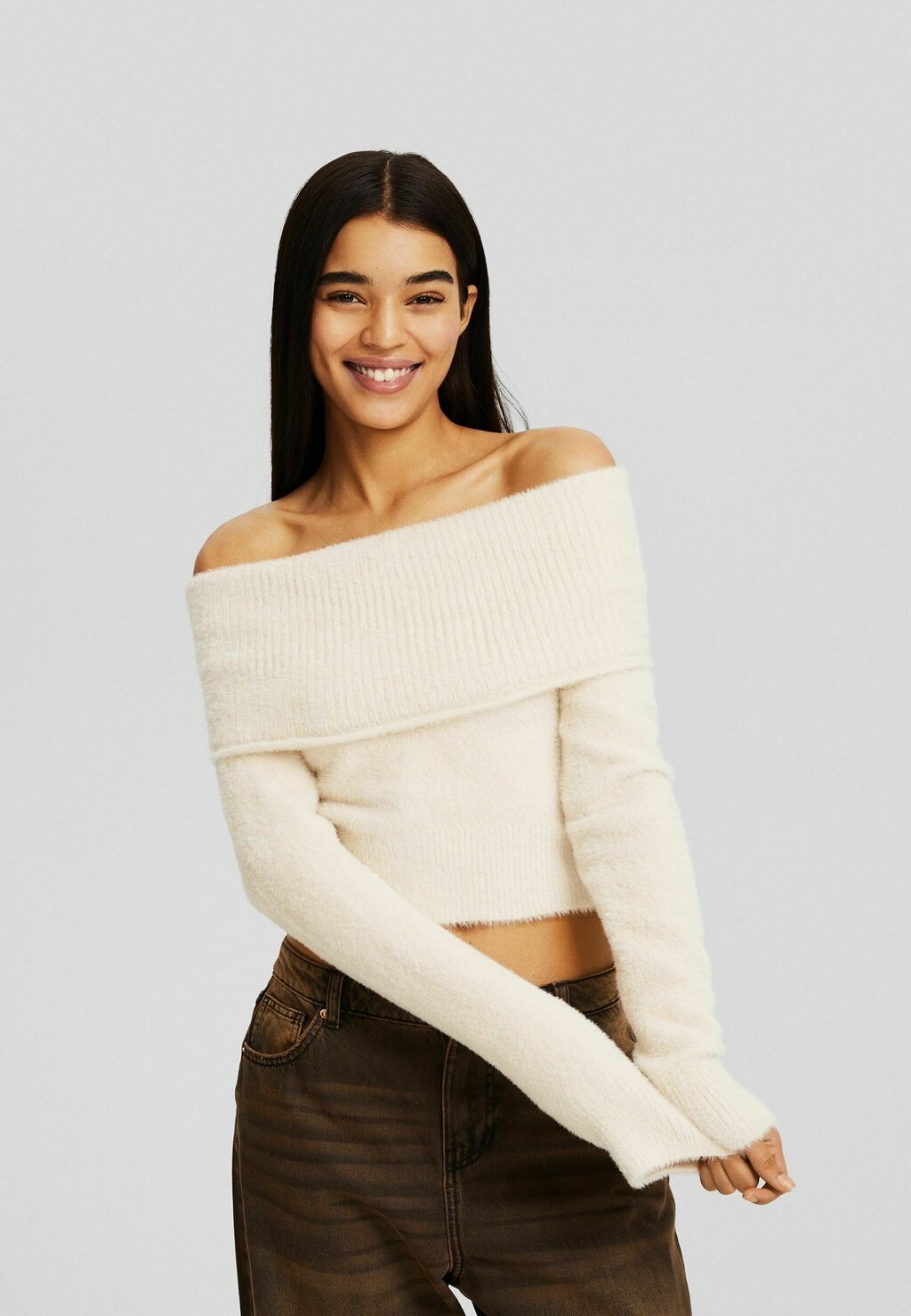 

Свитер Fuzzy Off-The-Sholder Bershka, цвет sand
