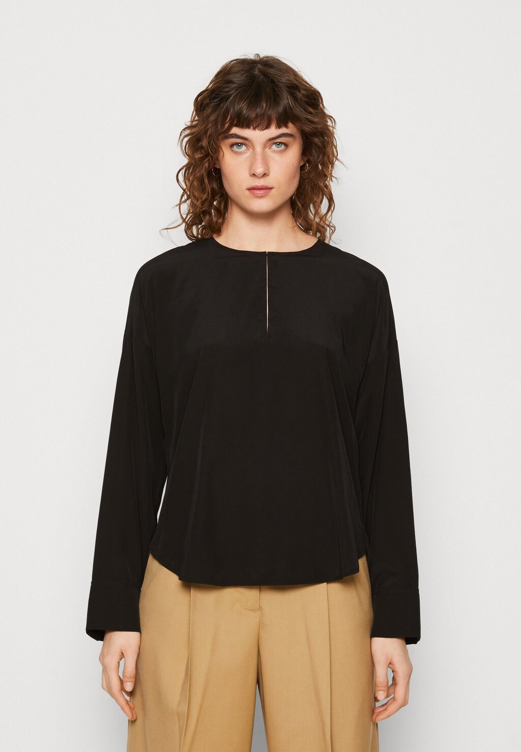 

Топ с длинными рукавами Esprit, черный
