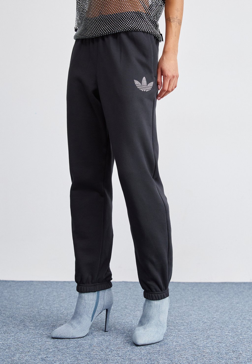 Спортивные брюки Fashion Embellished Joggers adidas Originals, черный спортивные брюки adidas casual joggers black hg2069 черный
