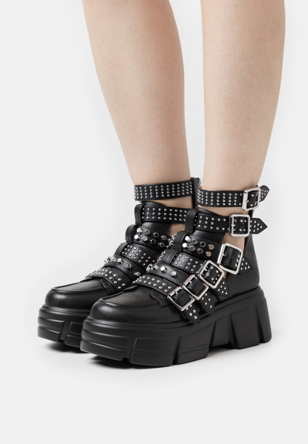 

Ботильоны в ковбойском/байкерском стиле Steve Madden, черный