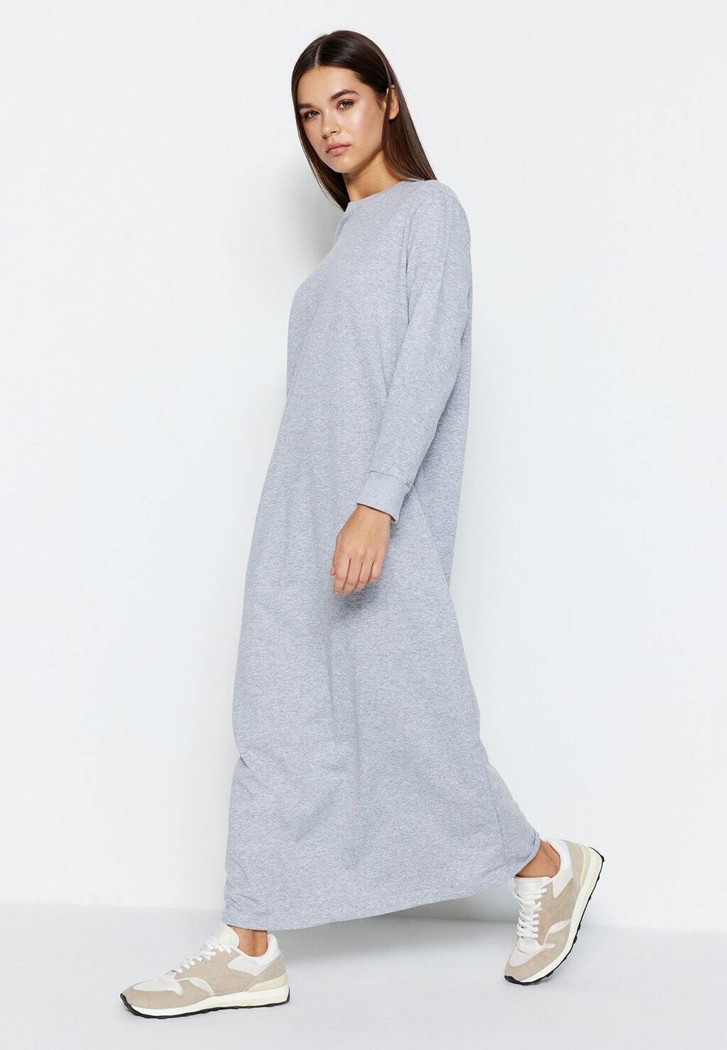 

Длинное платье Trendyol Modest