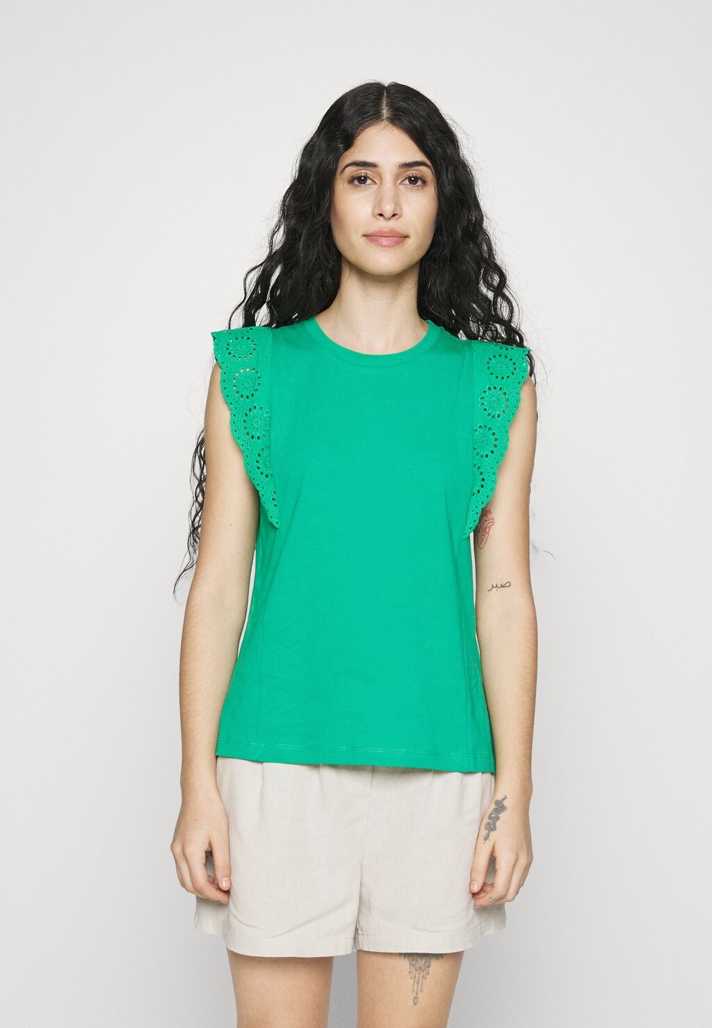 

Футболка с принтом Vero Moda, зеленый