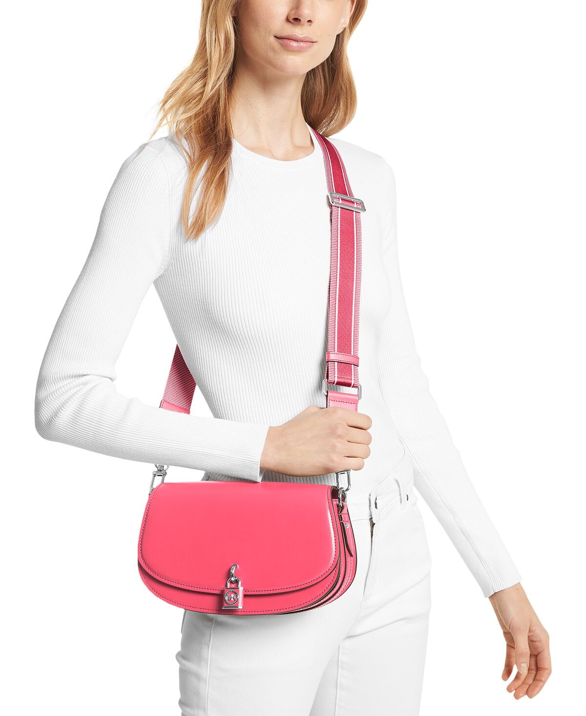 

Кожаный слинг-мессенджер Mila среднего размера East West Michael Kors