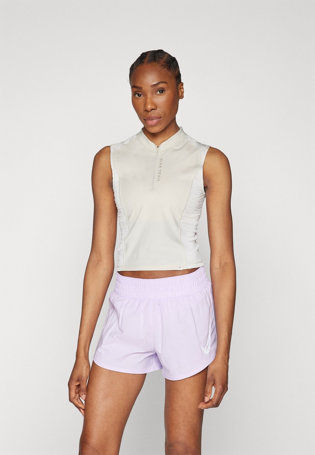 

Топ Nike, светлая обожженная древесина/хаки Trail Tank
