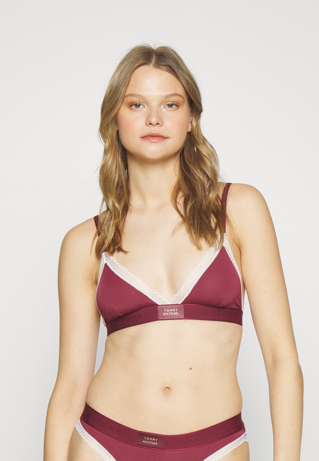 

Треугольный бюстгальтер TRIANGLE BRA (EXT SIZES) Tommy Hilfiger, бордо