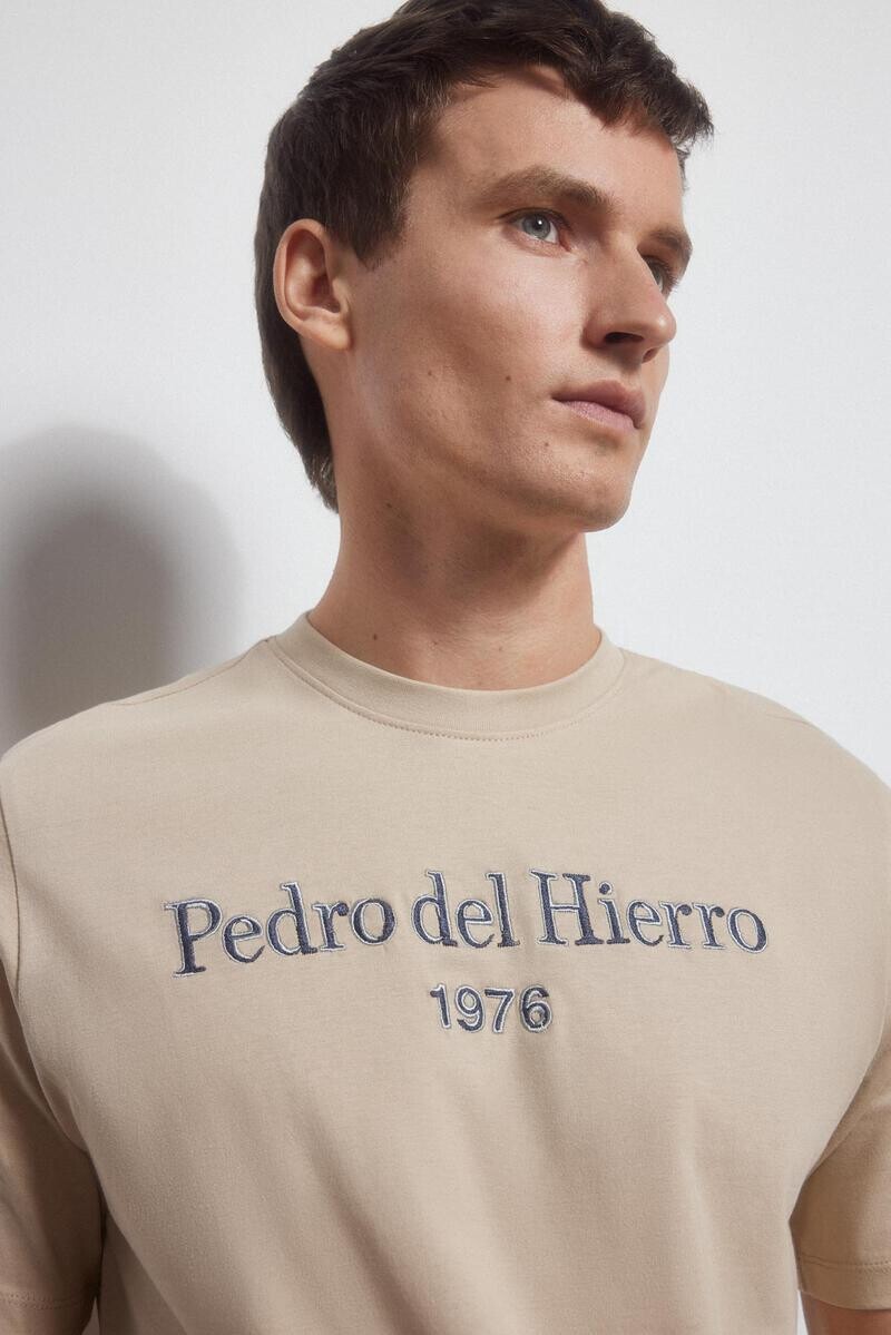 

Футболка с вышитым логотипом Pedro del Hierro, бежевый