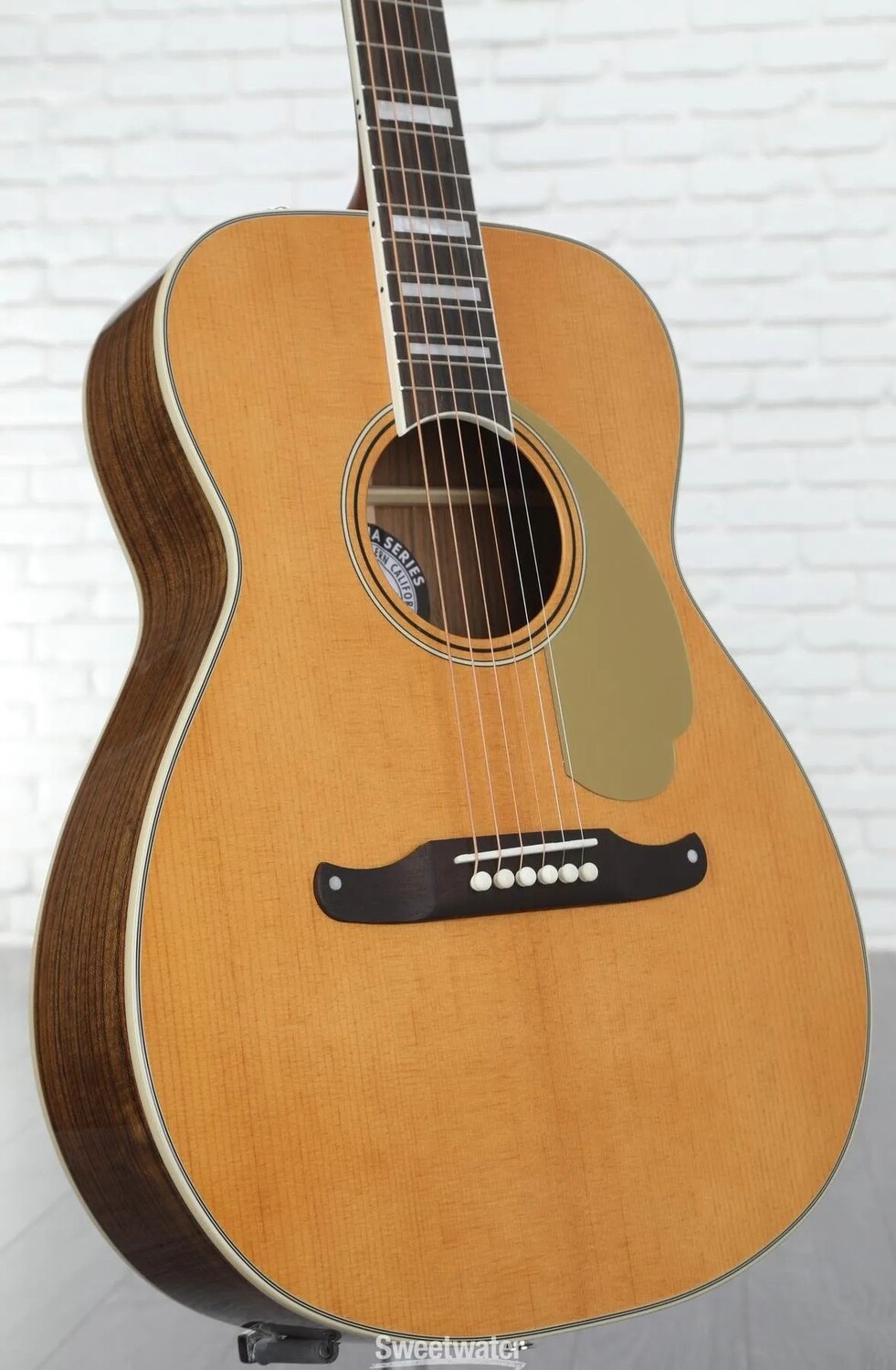 

Новая винтажная акусто-электрическая гитара Fender Malibu - Aged Natural