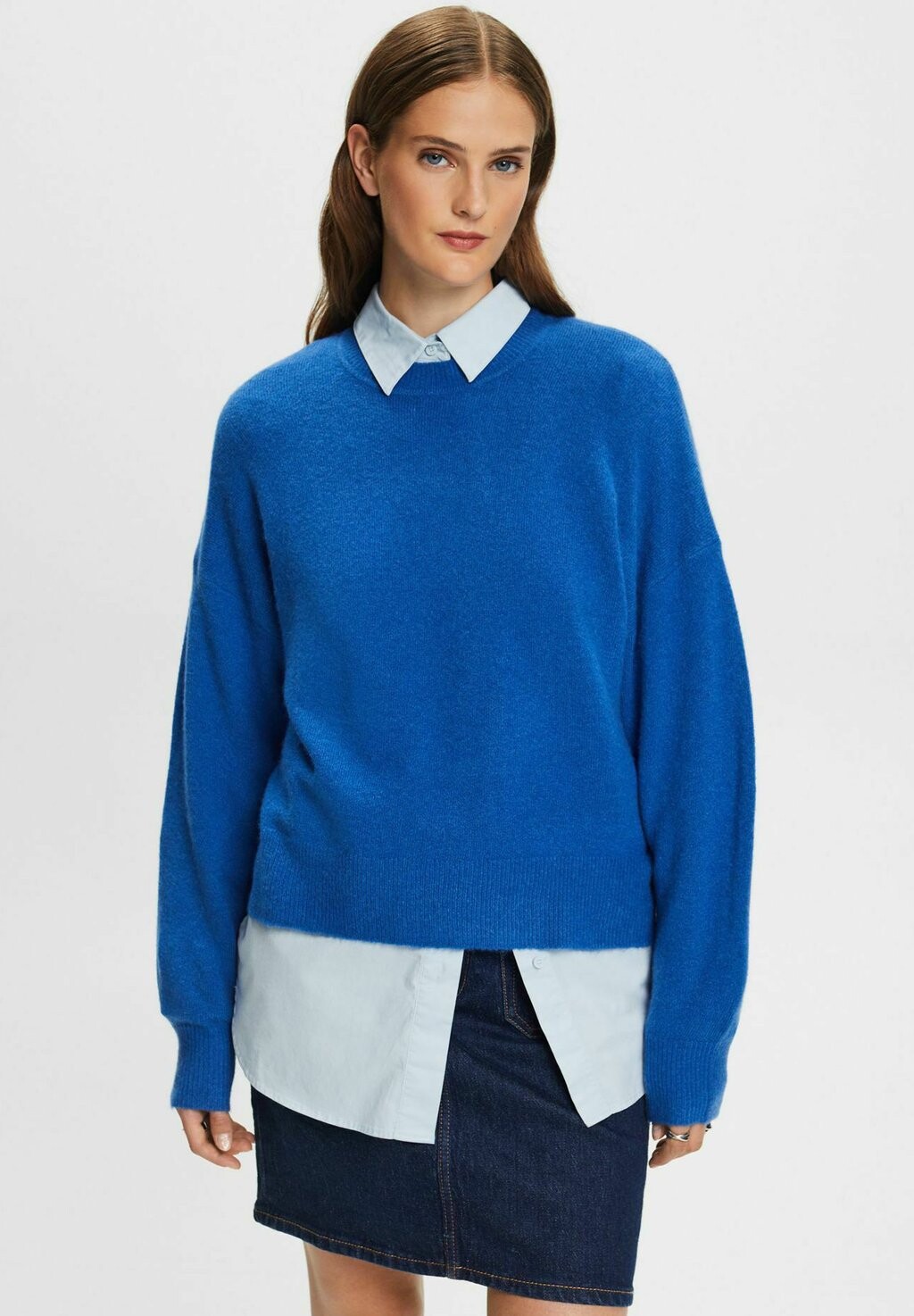 

Вязаный свитер Esprit, цвет bright blue