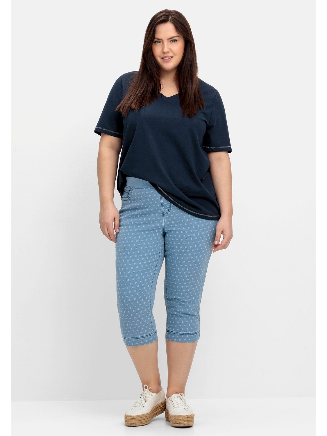 

Джинсы sheego Gepunktete Capri, цвет light blue Denim