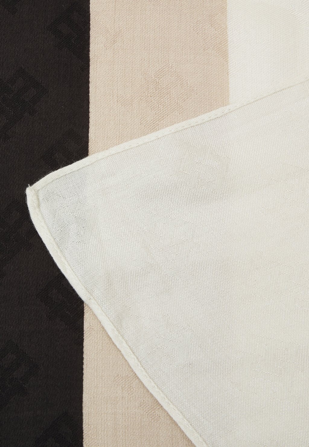 

Шарф CONTEMPORARY MONO SQUARE Tommy Hilfiger, туманный берег