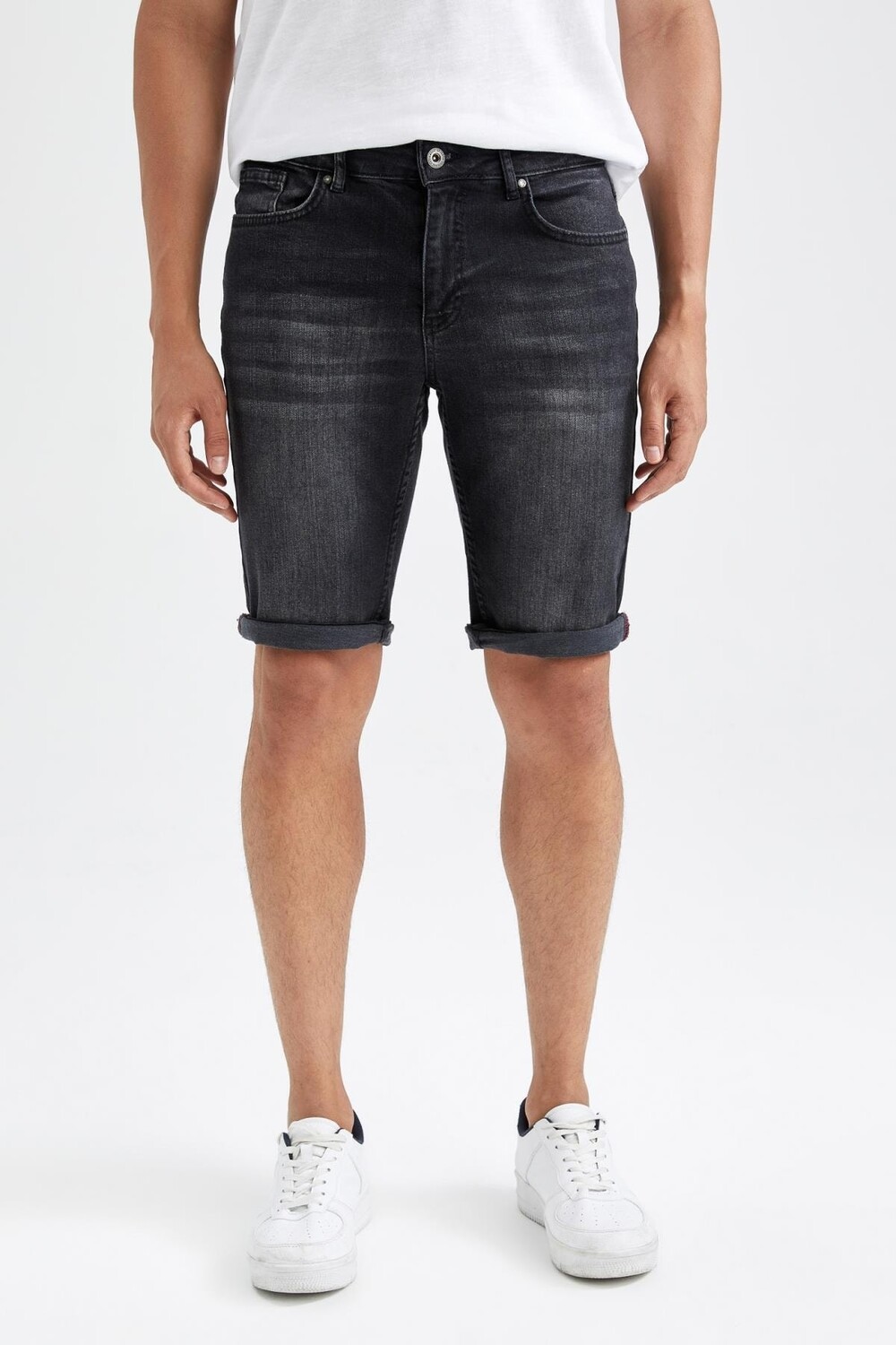 

Джинсы Slim Fit Бермуды DeFacto, черный