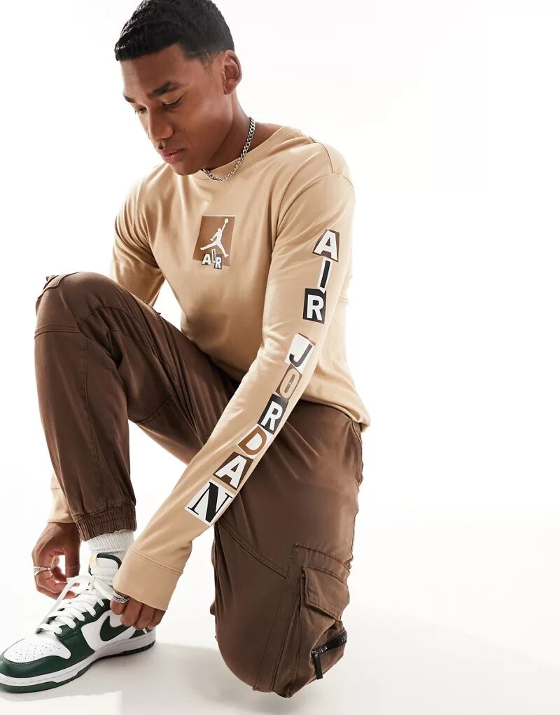 Коричневая футболка с длинными рукавами и рисунком Jordan