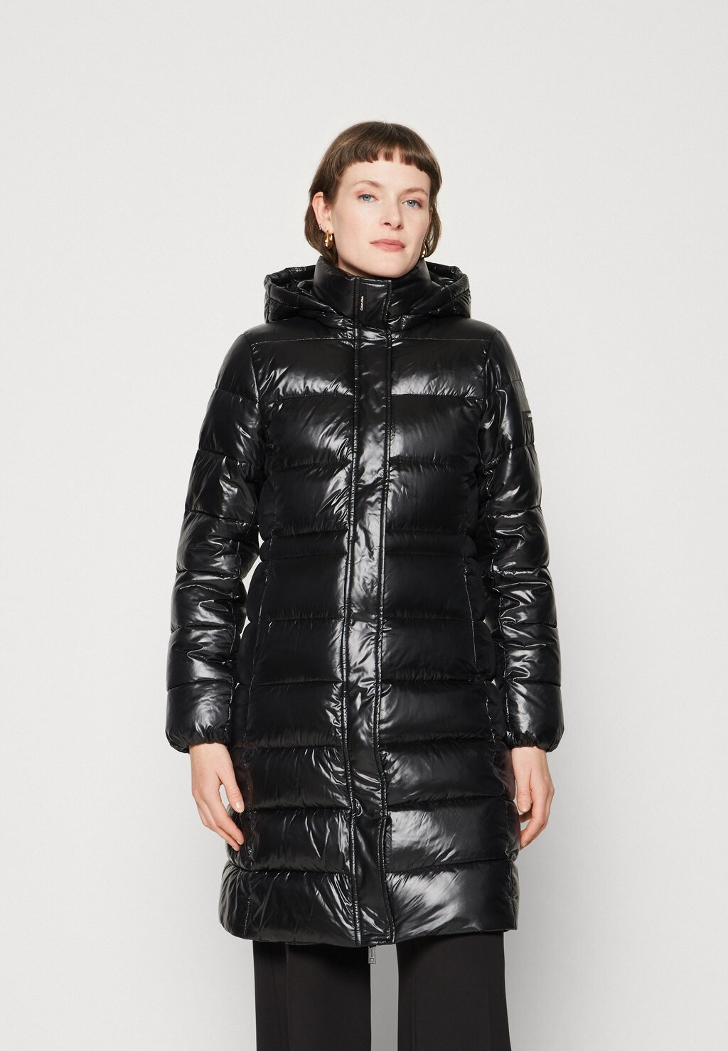 

Зимнее пальто Calvin Klein, черный