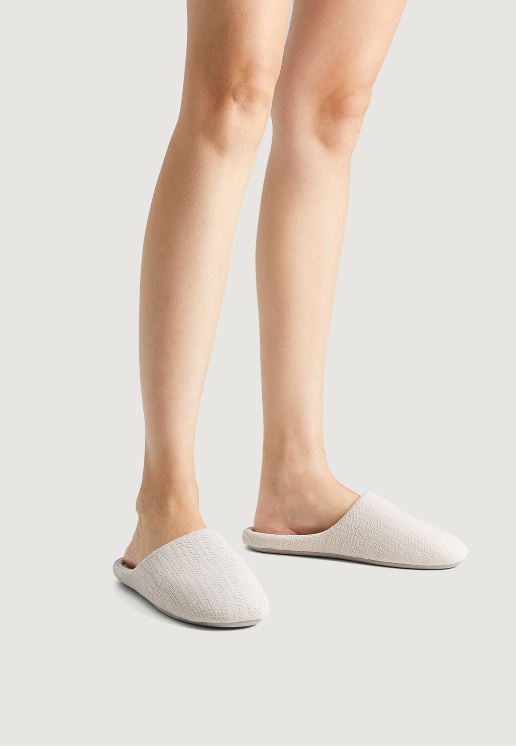 

Шлепанцы OYSHO