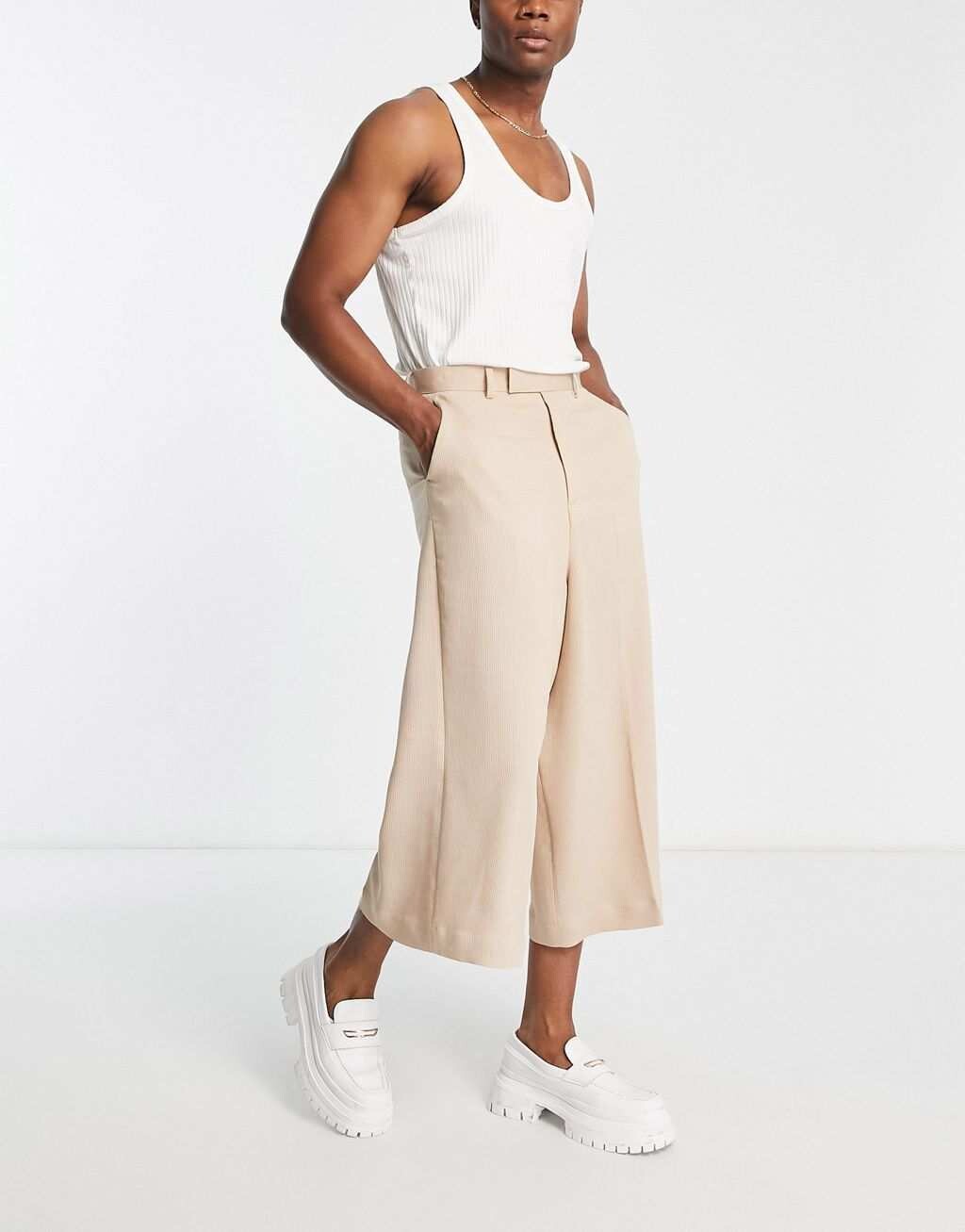 

Элегантные широкие брюки-кюлоты ASOS DESIGN с каменной плиссой