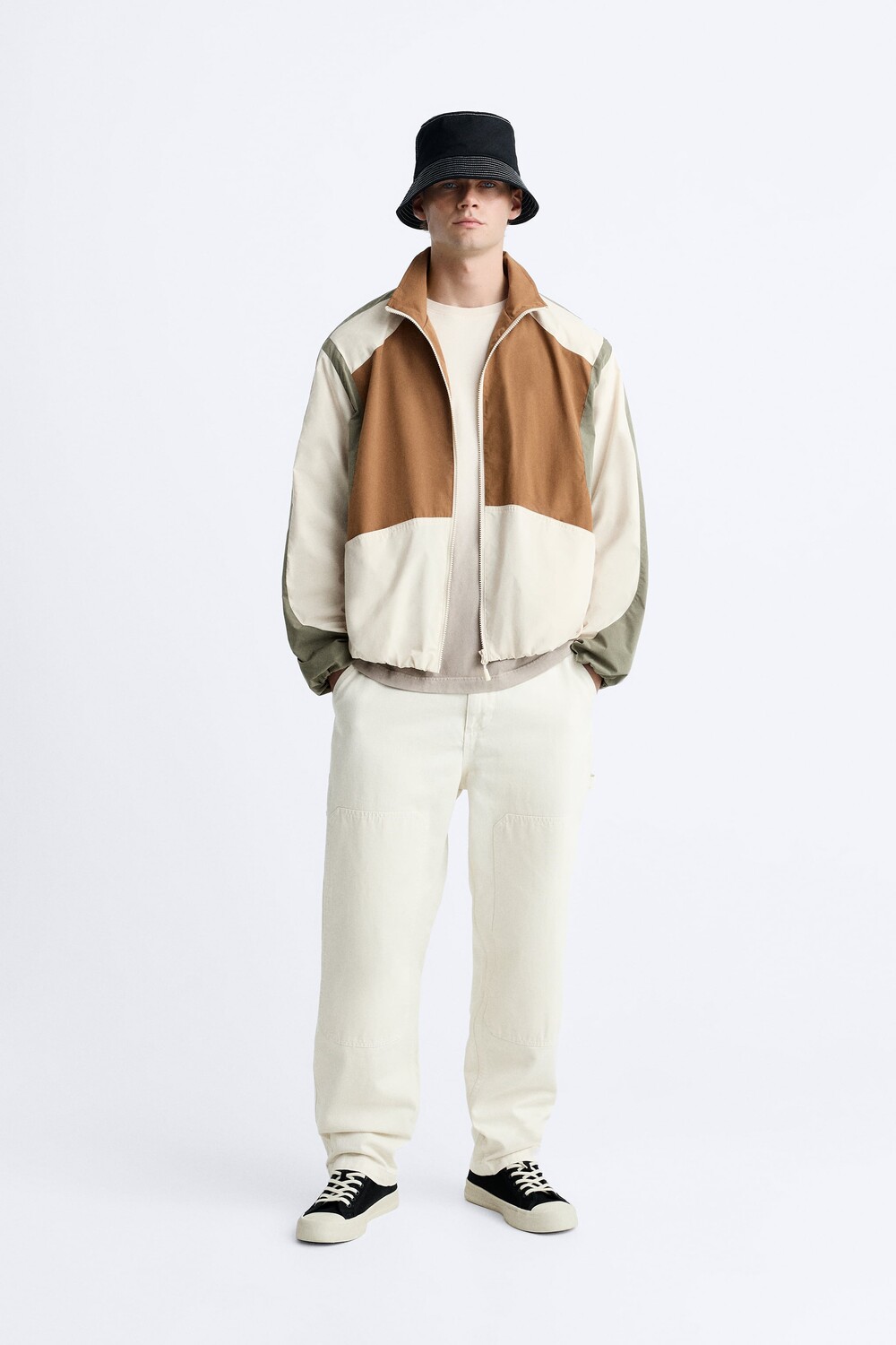 

Техническая куртка color block Zara, земля