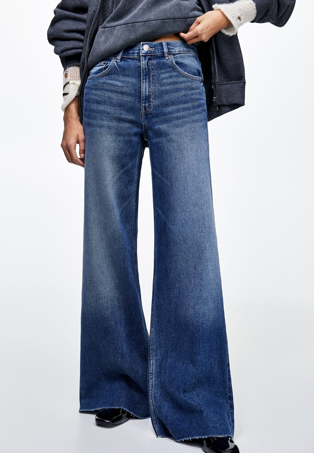 

Джинсы-клеш Mid-Rise Wide-Leg Comfort PULL&BEAR, синий